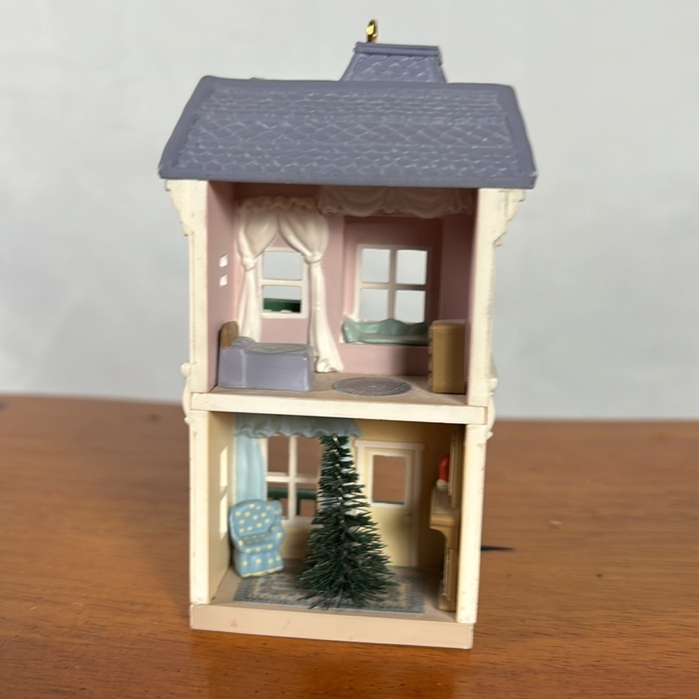 Vintage 1987 Hallmark House on Main Street Ornament - Picture 3 of 5